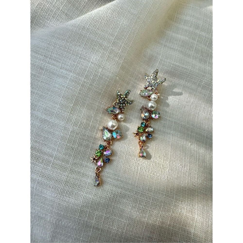 Iridescent starfish dangle rhinestone & faux pearl earrings ￼